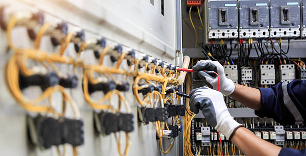 Professional Electrician technician working in Midway, FL